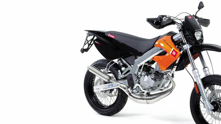 Derbi Supermrd Drd On White Background In Black
